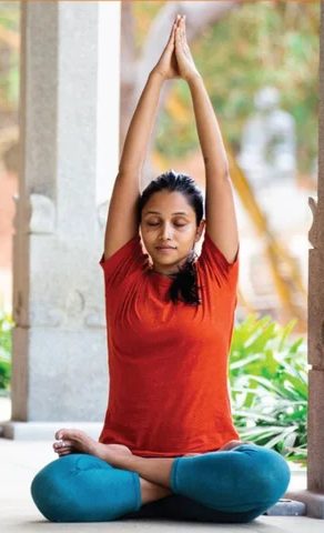 Hybrid-200Hrs-Yoga-Teacher-Training-Online-In-Person-720x480-f55_50-e1735900889820
